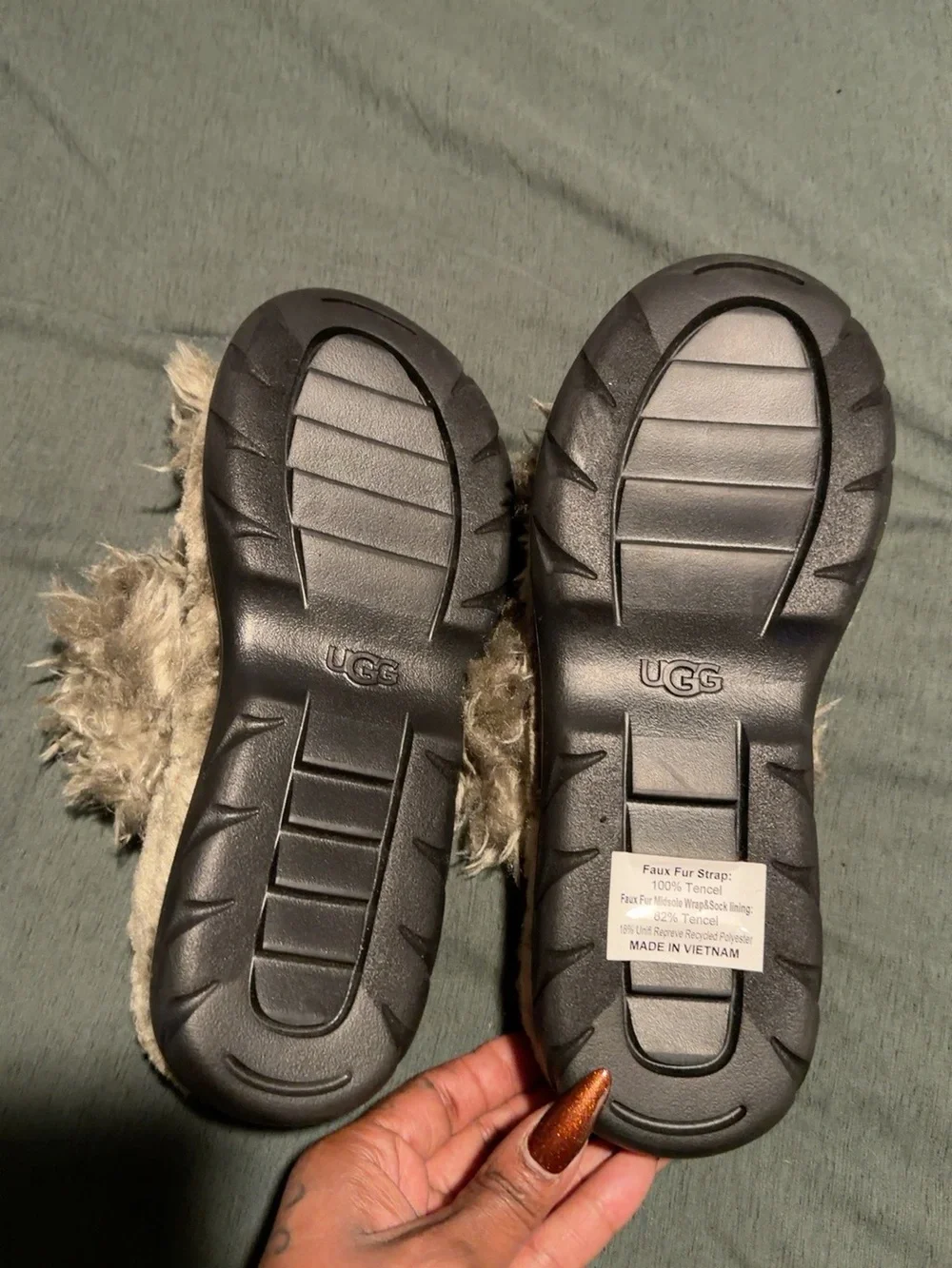 UGG fuzz sugar
